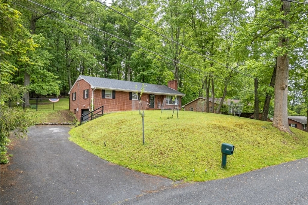 809 Hickory Lane Property Photo 6
