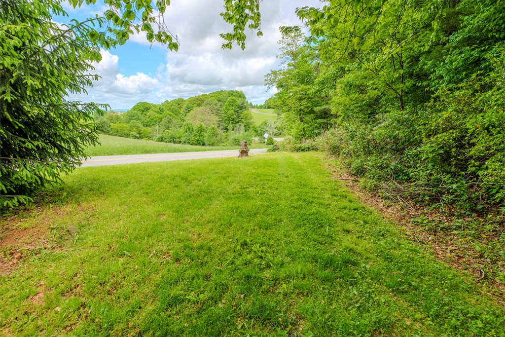 11 Chantilly Property Photo 9