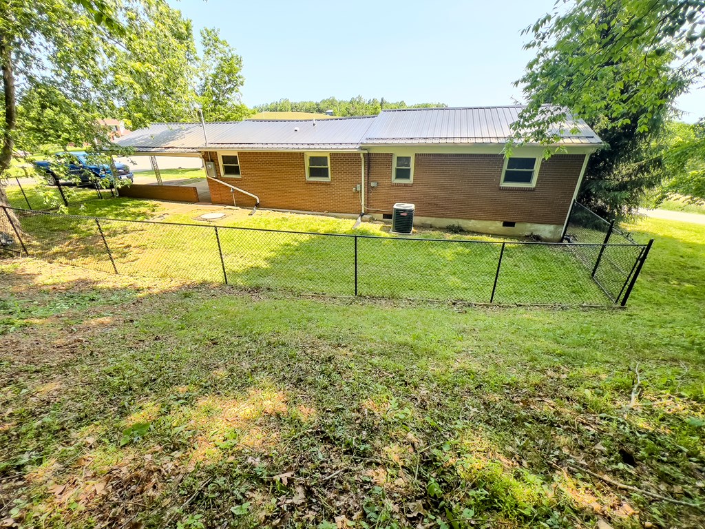 11 Chantilly Property Photo 10