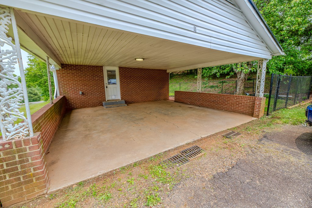 11 Chantilly Property Photo 11