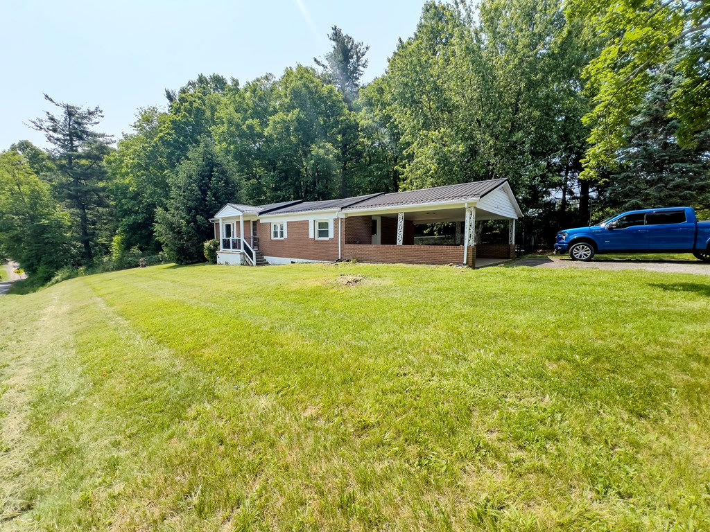 11 Chantilly Property Photo 17