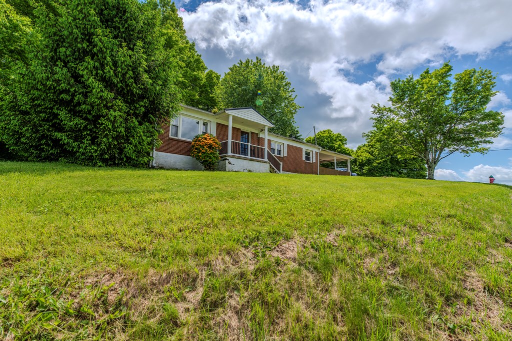 11 Chantilly Property Photo 18