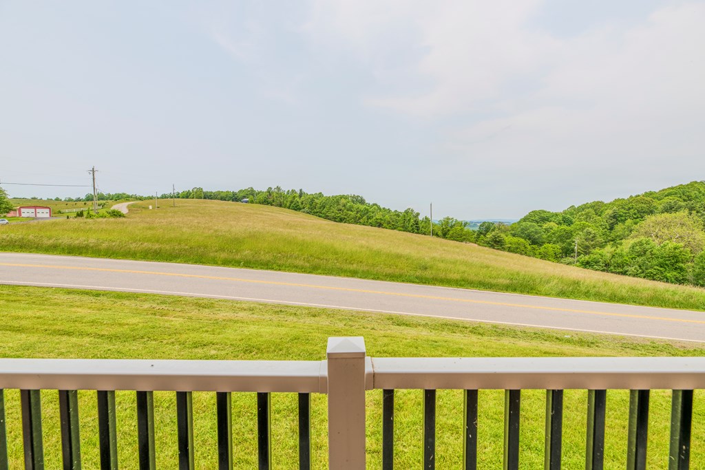11 Chantilly Property Photo 22