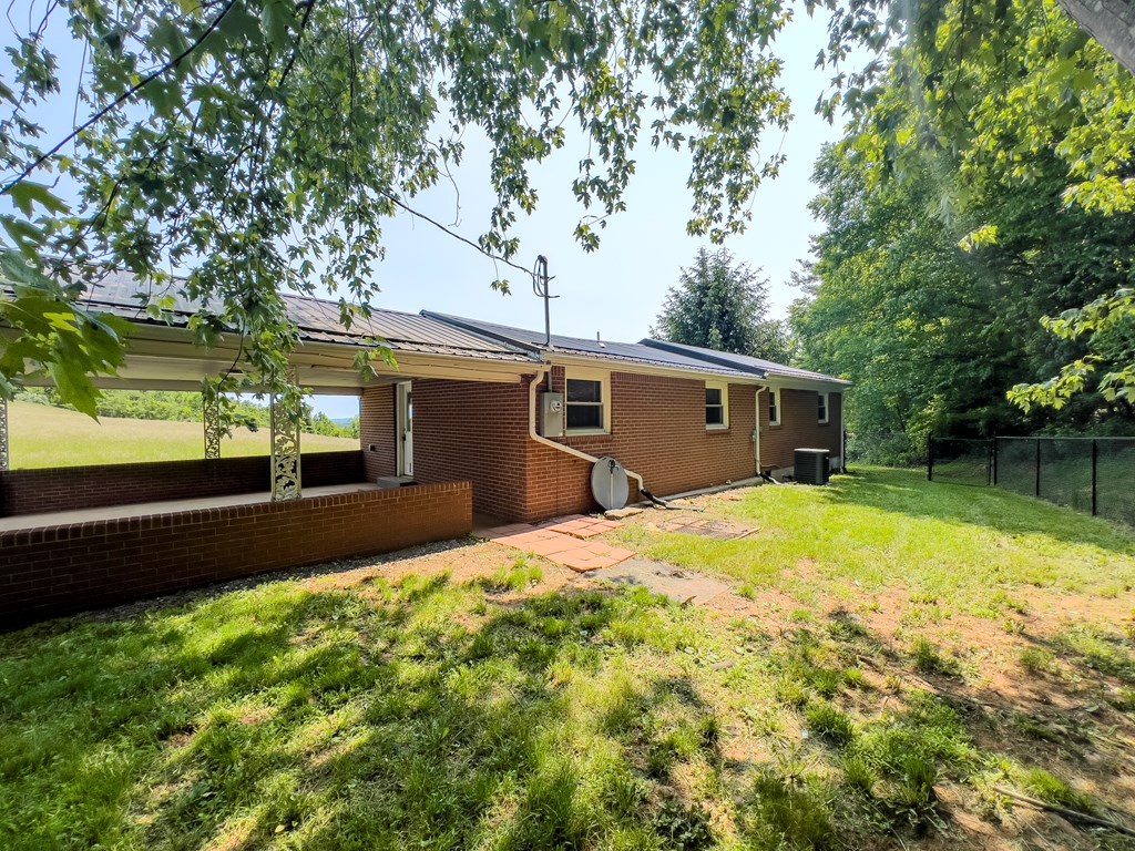 11 Chantilly Property Photo 23