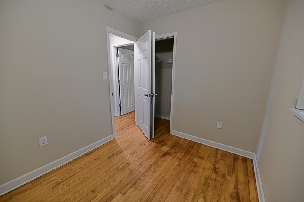 11 Chantilly Property Photo 35