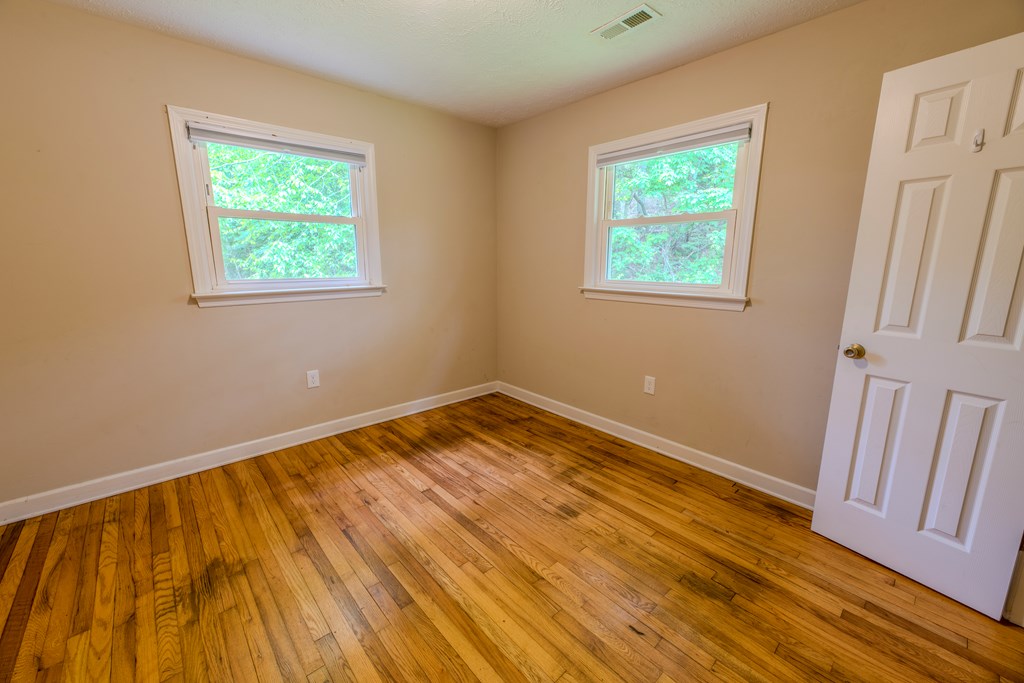 11 Chantilly Property Photo 36