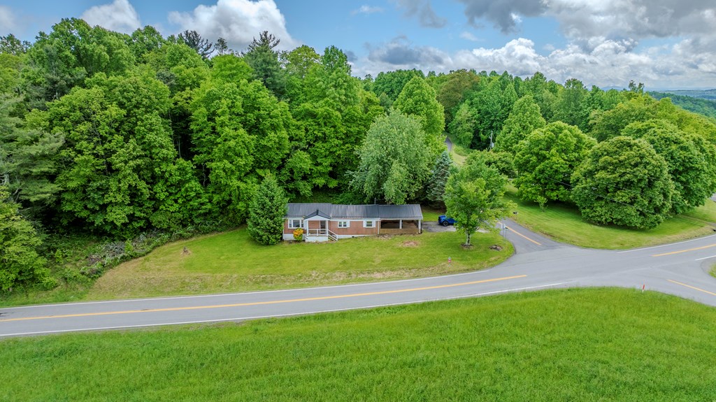 11 Chantilly Property Photo 48
