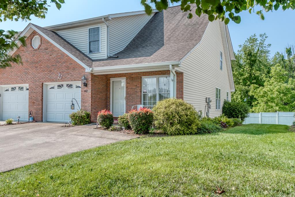 247 Iris Lane Property Photo 1