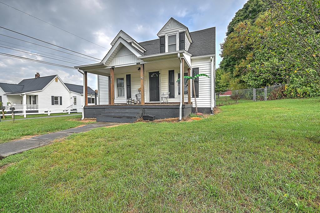 218 W Banner St Property Photo