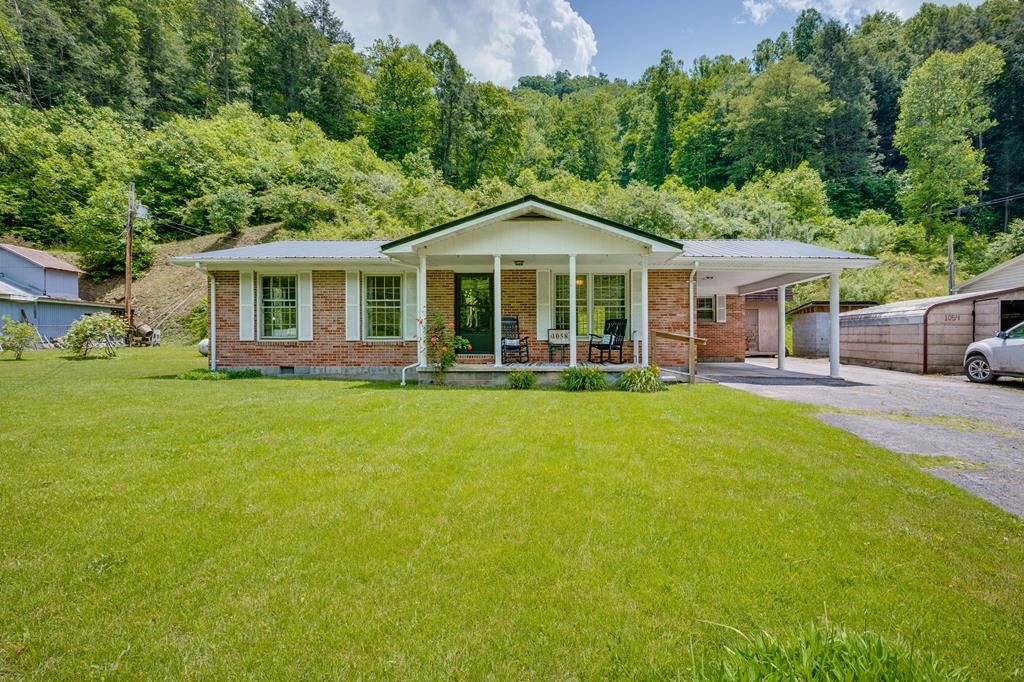 1058 Mud Dauber Road Property Photo 1