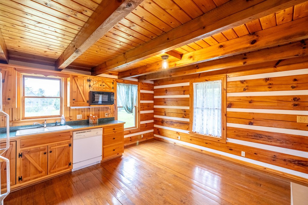 45 Bailey Property Photo 9