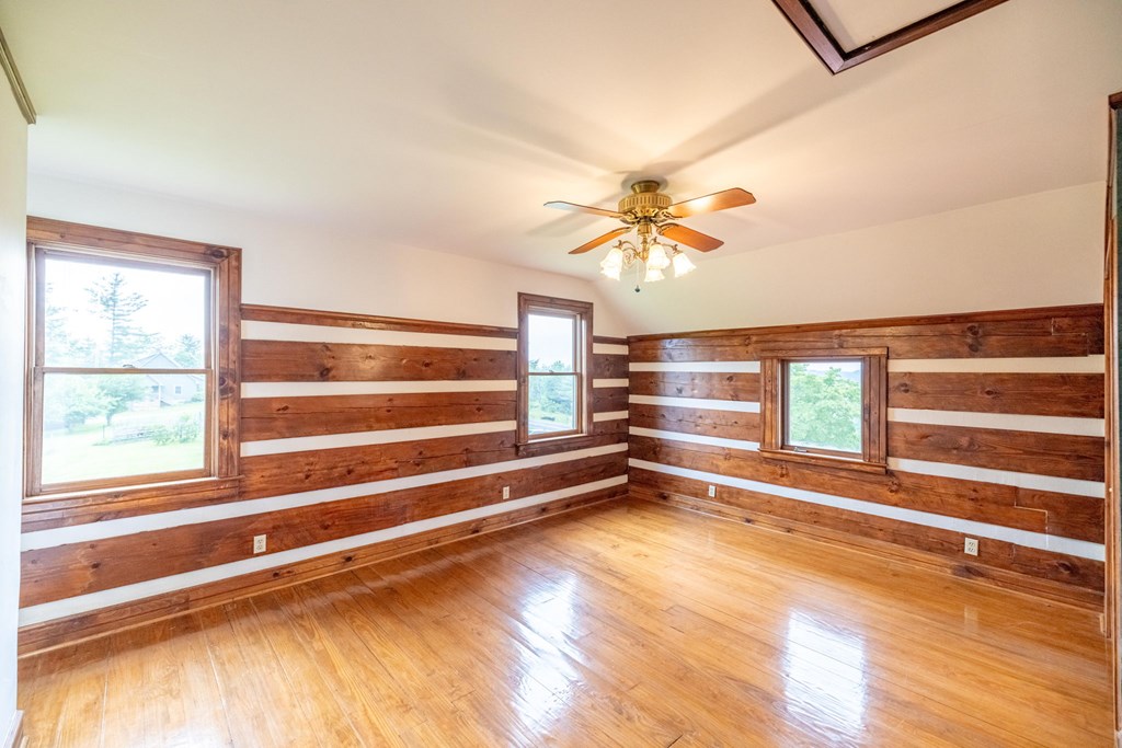 45 Bailey Property Photo 31