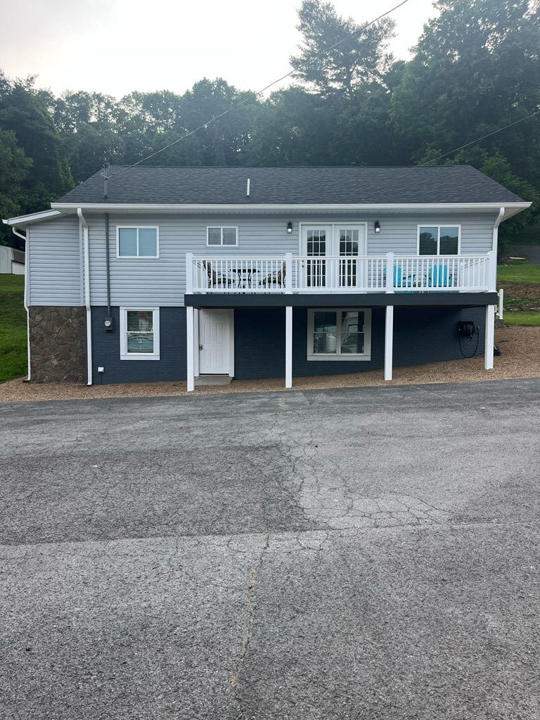 16540 Tazewell Street Property Photo 2