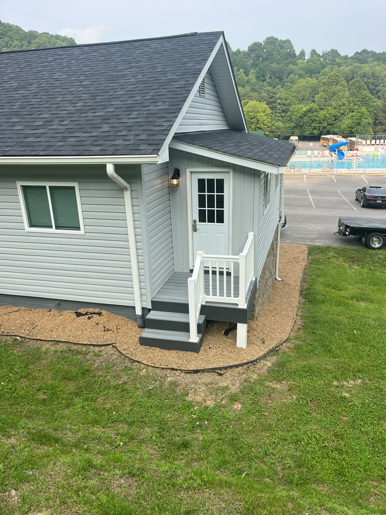 16540 Tazewell Street Property Photo 4