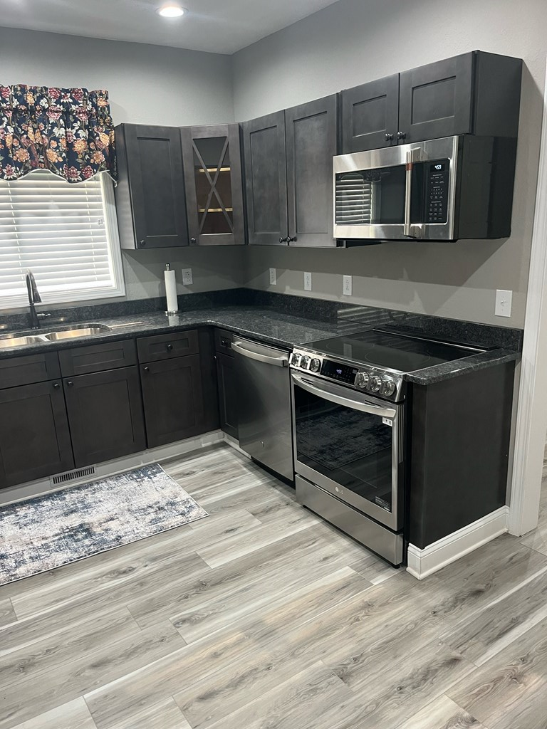 16540 Tazewell Street Property Photo 10