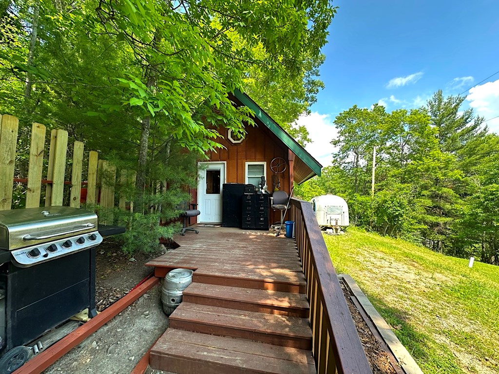 3863 Crockett's Cove Rd. Property Photo 6