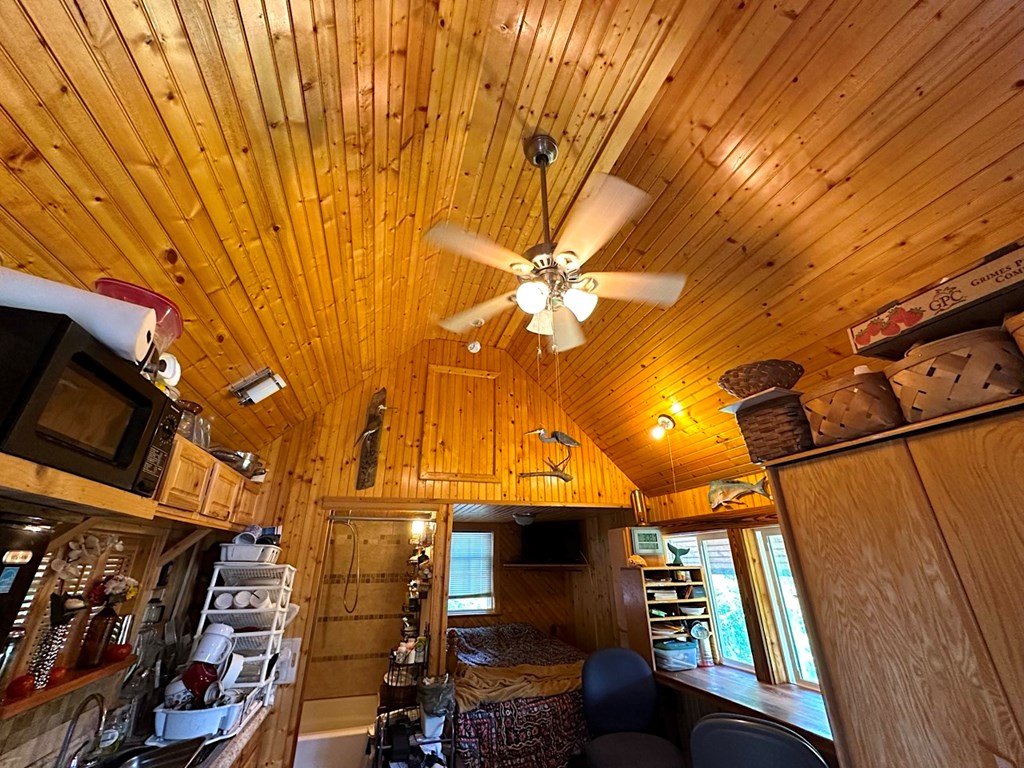 3863 Crockett's Cove Rd. Property Photo 15