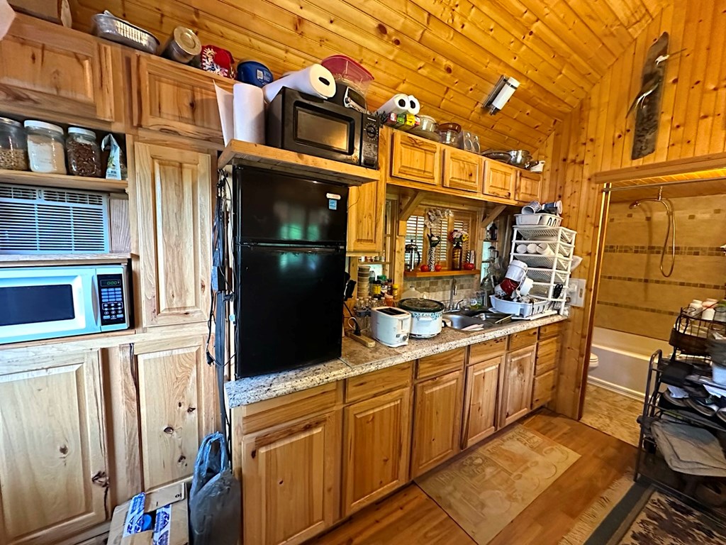 3863 Crockett's Cove Rd. Property Photo 16