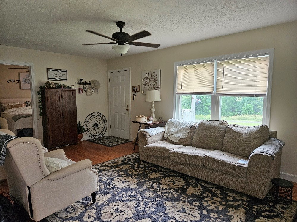 2155 Valley Rd Property Photo 4