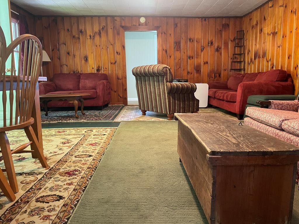 836 Helton Creek Ln Property Photo 2