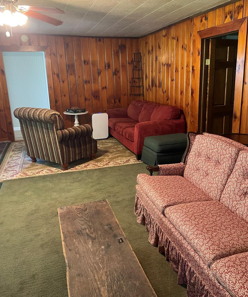 836 Helton Creek Ln Property Photo 4