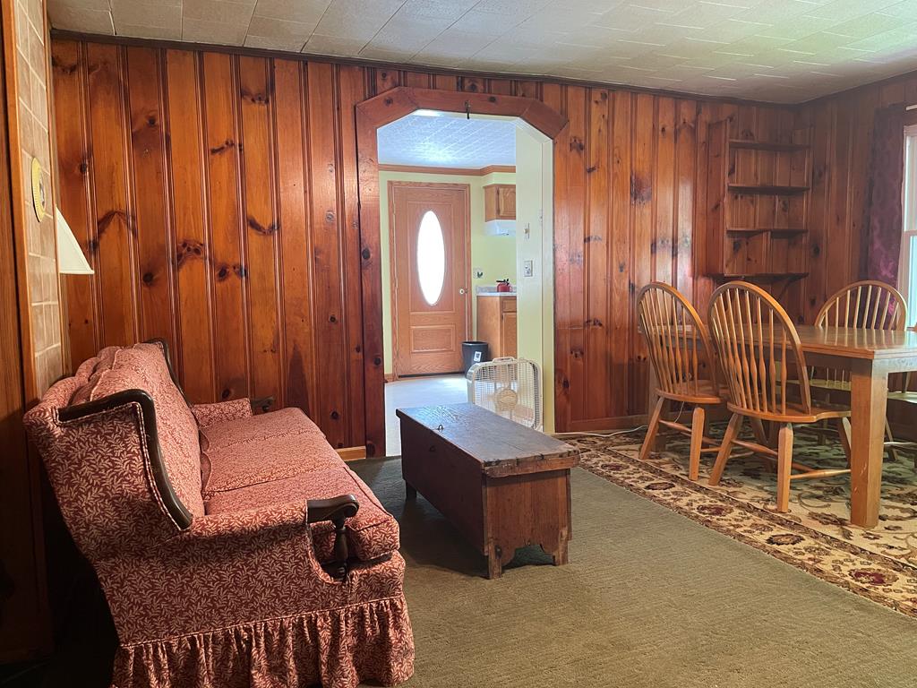 836 Helton Creek Ln Property Photo 5