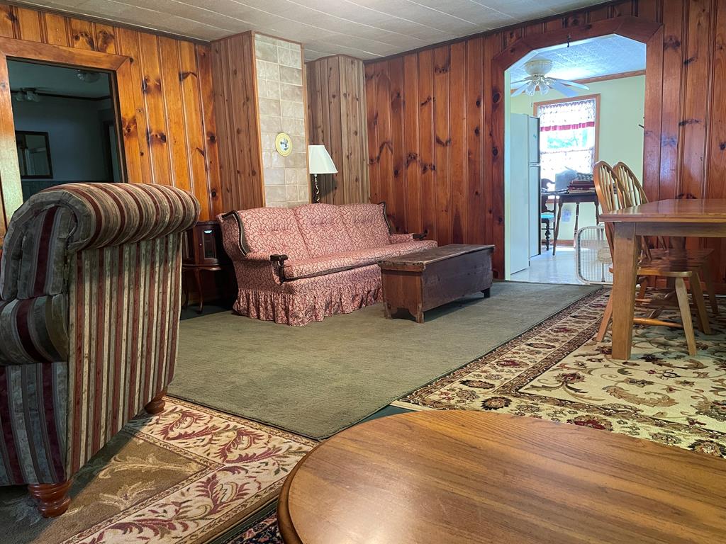 836 Helton Creek Ln Property Photo 6