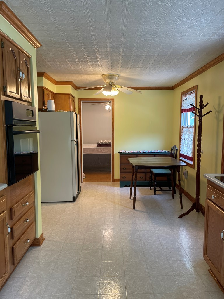 836 Helton Creek Ln Property Photo 8