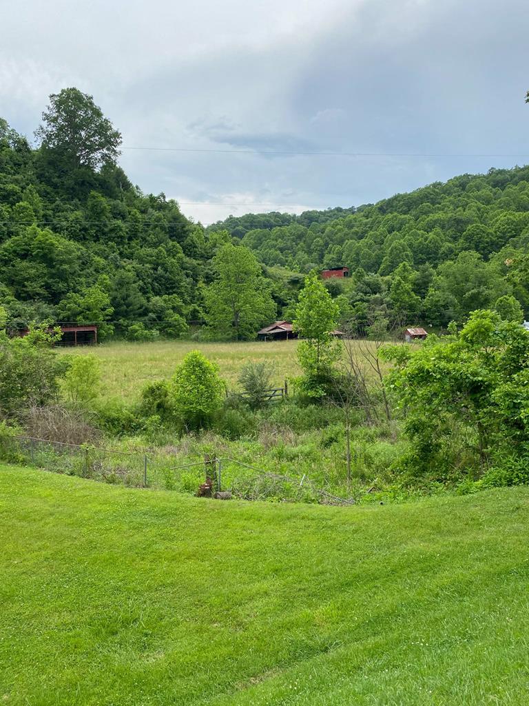 204 Daniels Road Property Photo