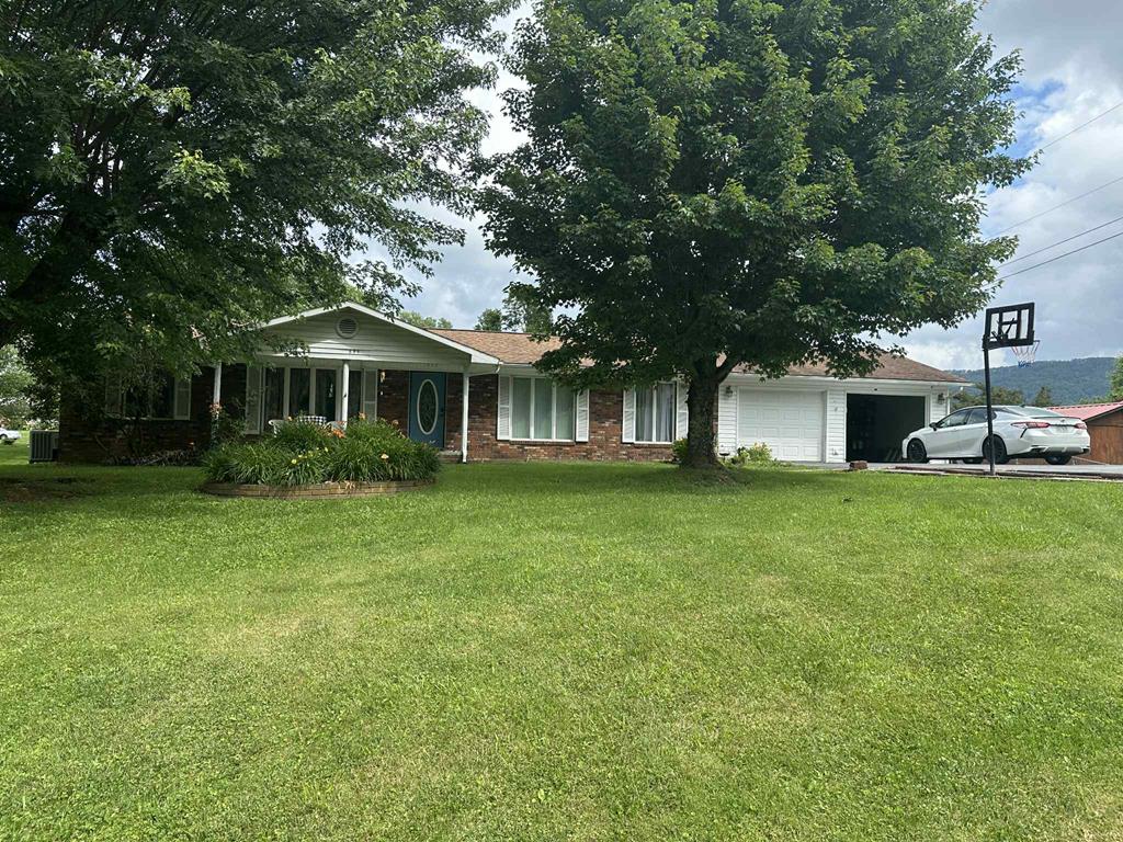 695 Thru Dr. Property Photo 1