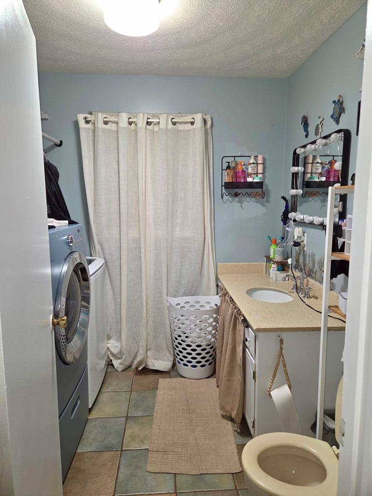 695 Thru Dr. Property Photo 14