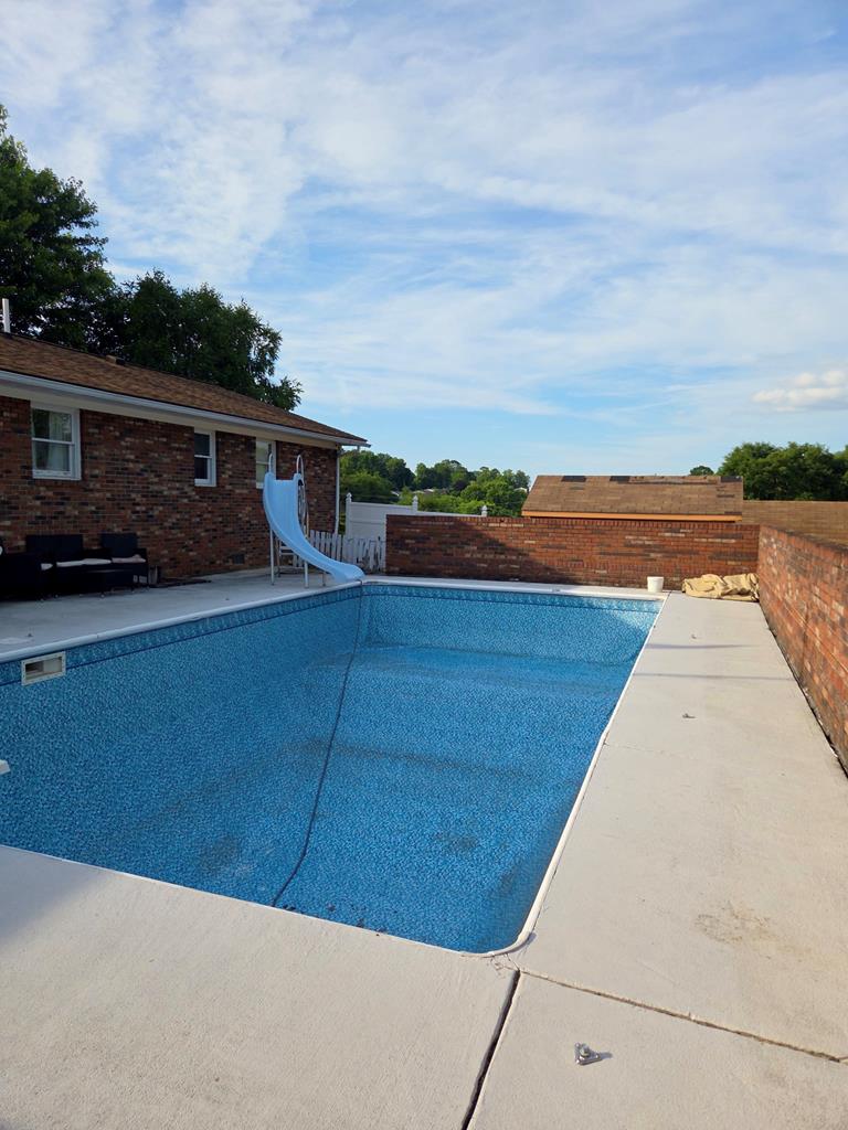 695 Thru Dr. Property Photo 16