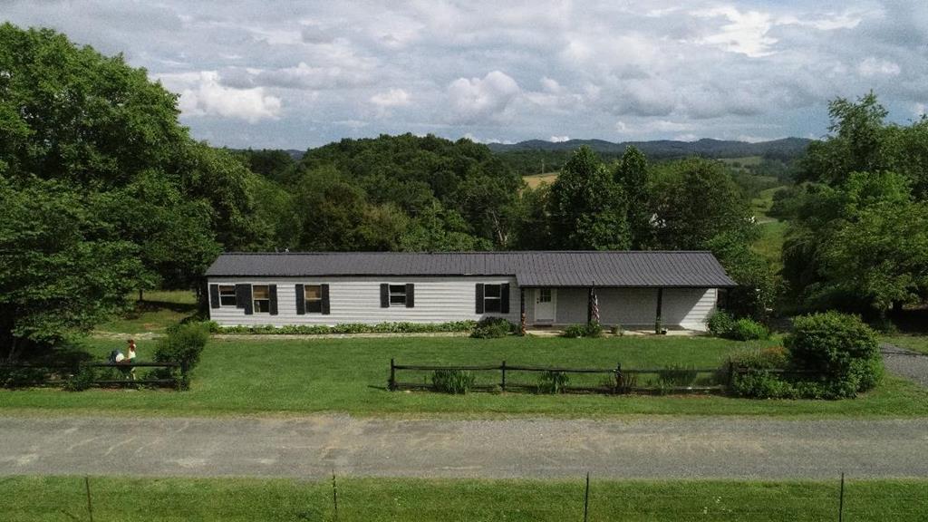 100 Lindale Lane Property Photo