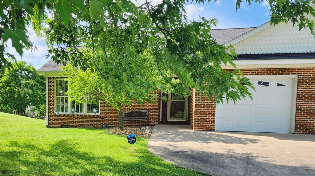 156 Linda Ln Property Photo