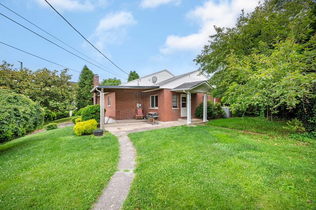 290 W Ridge St.