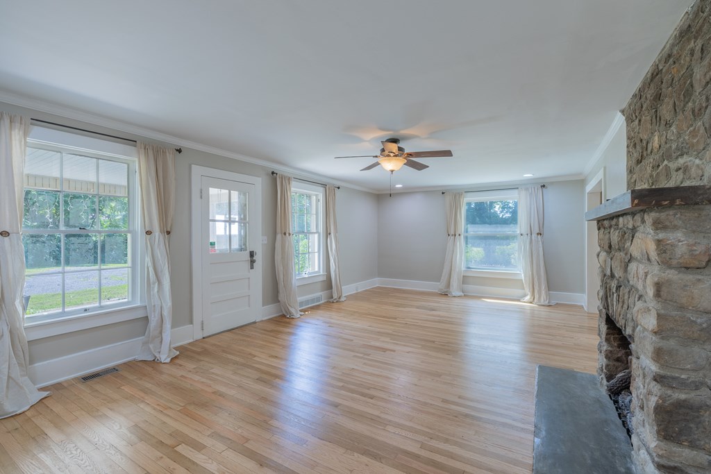 31232 Hollyfield Road Property Photo 9