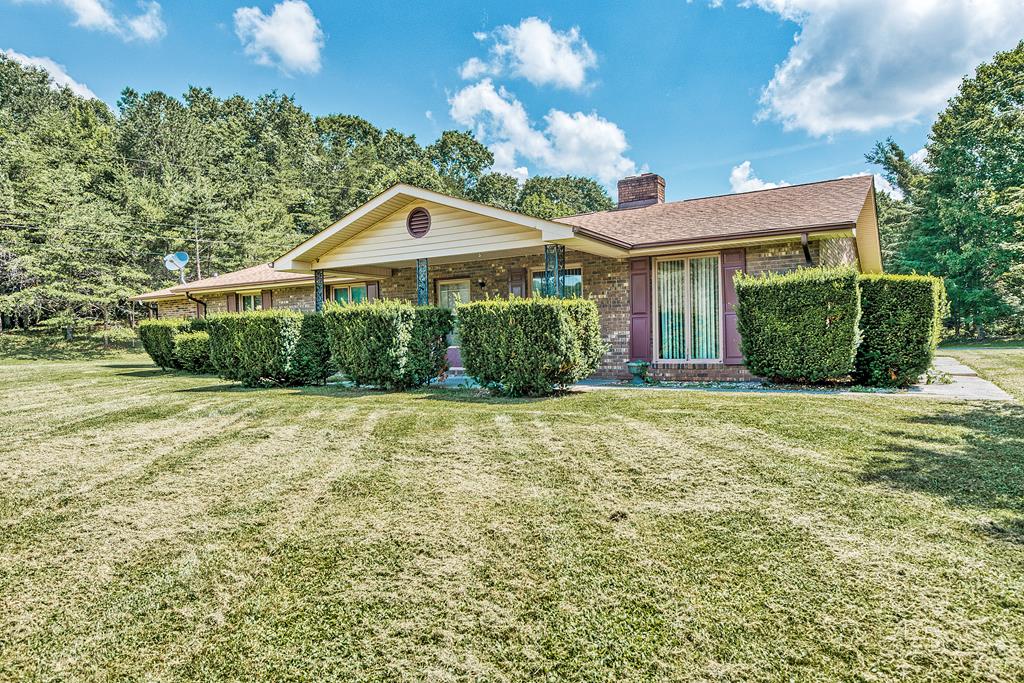 845 Whippoorwill Lane Property Photo 1