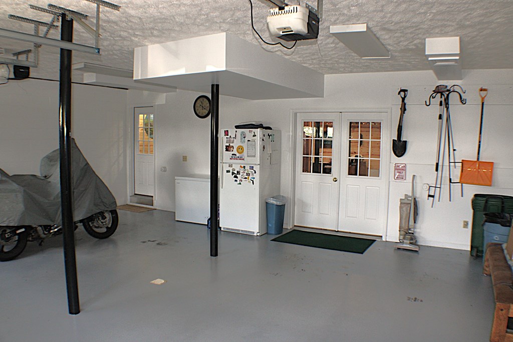 339 Hangar Road Property Photo 37