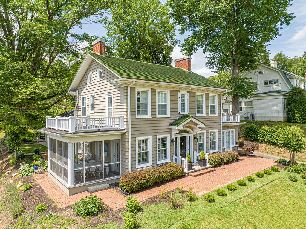 531 Lawrence Avenue Property Photo 3