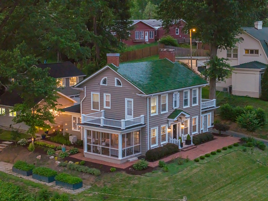 531 Lawrence Avenue Property Photo 5