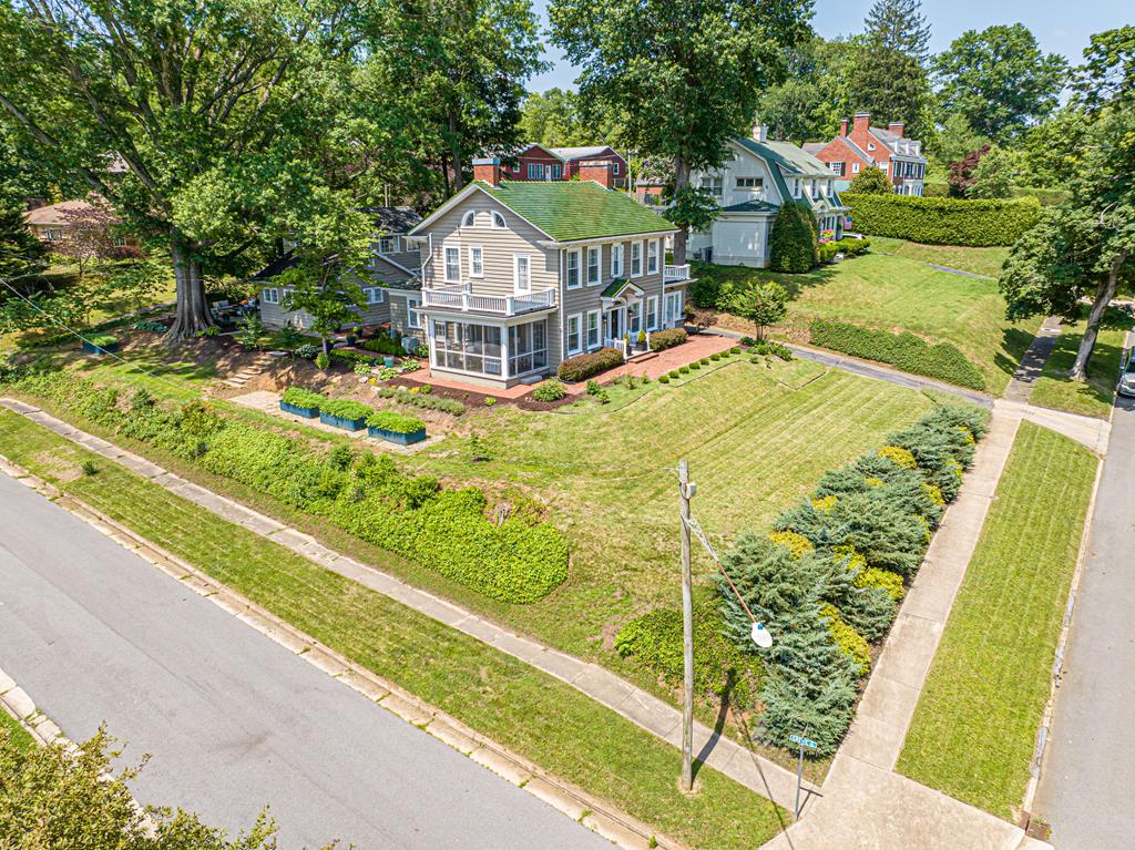 531 Lawrence Avenue Property Photo 8