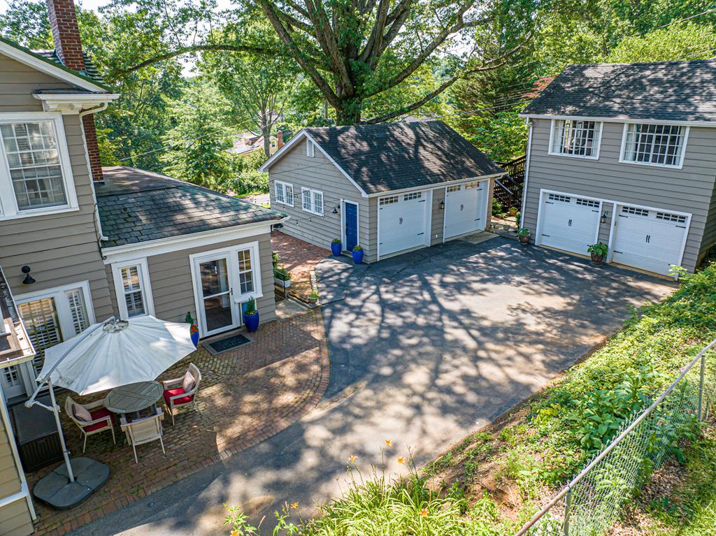 531 Lawrence Avenue Property Photo 10