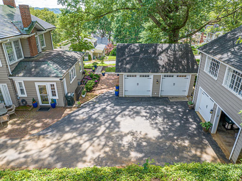 531 Lawrence Avenue Property Photo 11