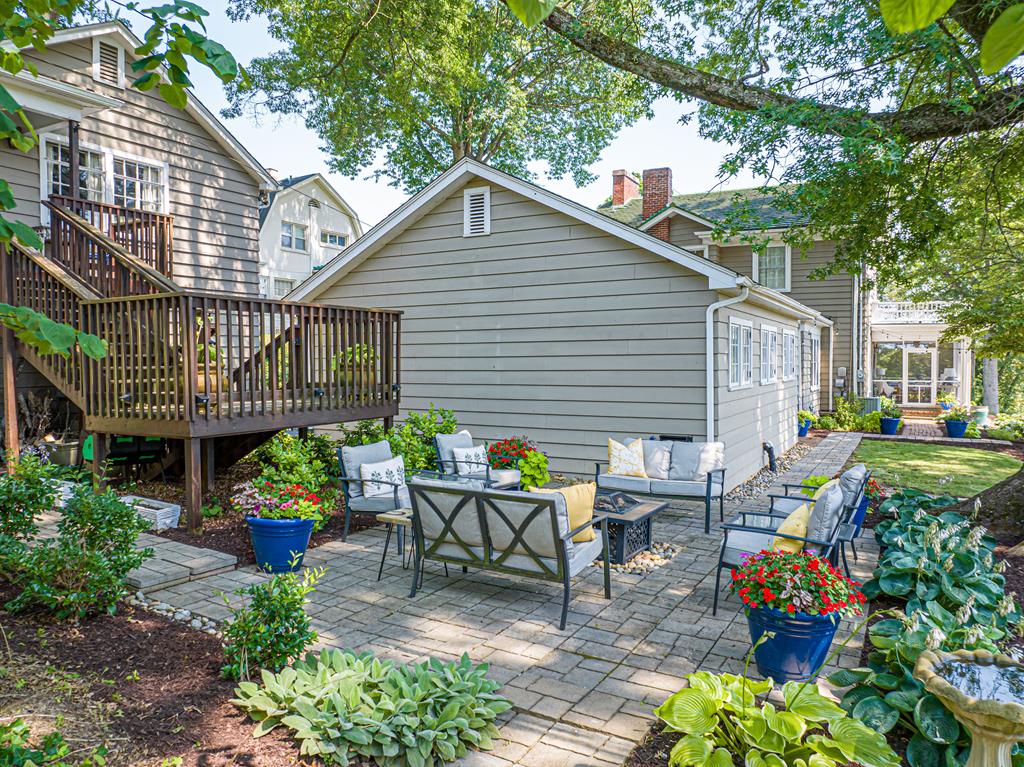 531 Lawrence Avenue Property Photo 15