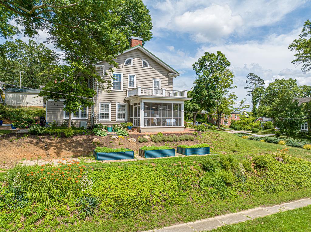 531 Lawrence Avenue Property Photo 17