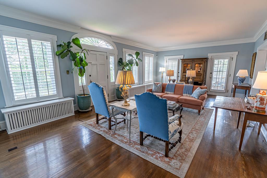 531 Lawrence Avenue Property Photo 22