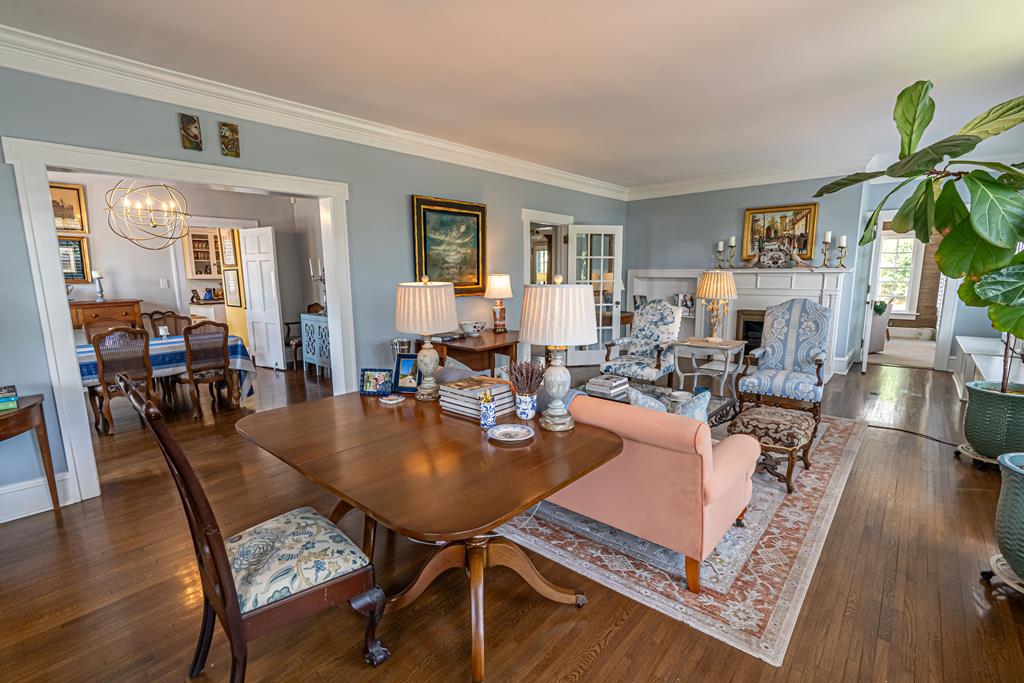 531 Lawrence Avenue Property Photo 24