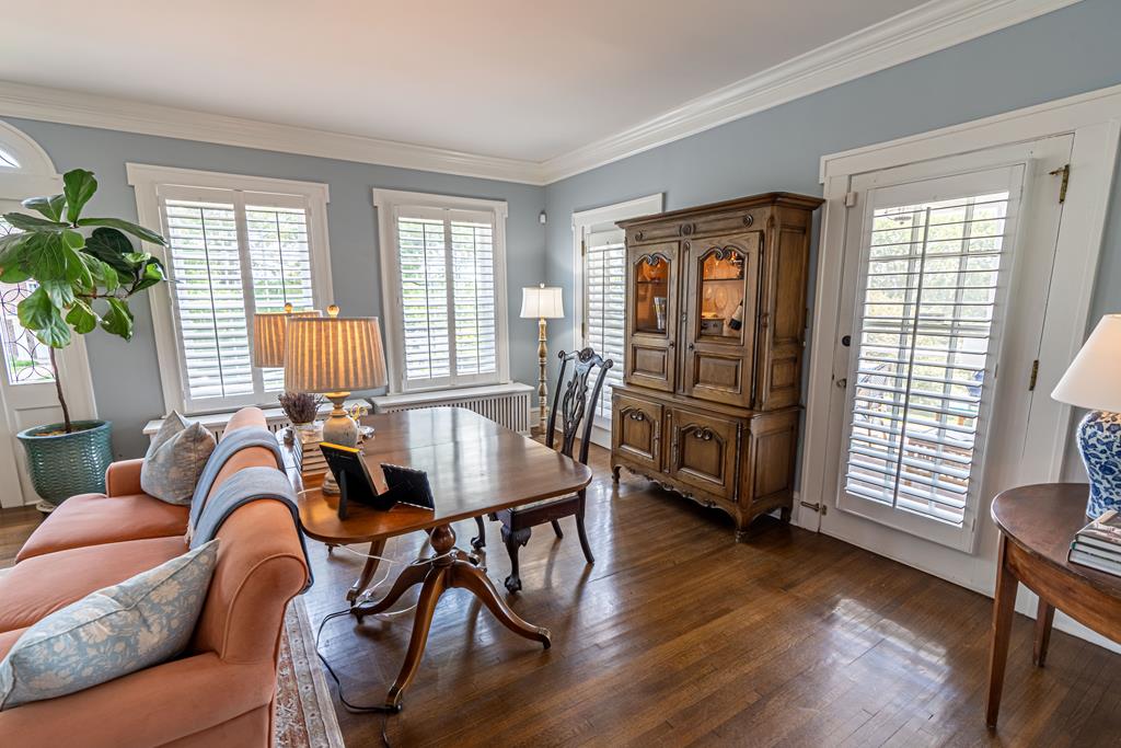 531 Lawrence Avenue Property Photo 25