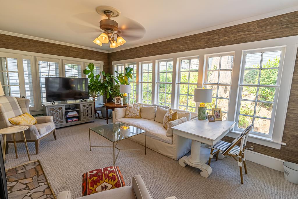 531 Lawrence Avenue Property Photo 27