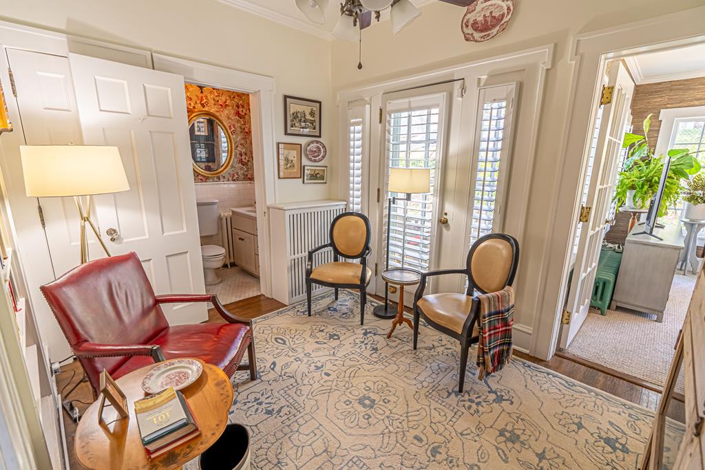 531 Lawrence Avenue Property Photo 32